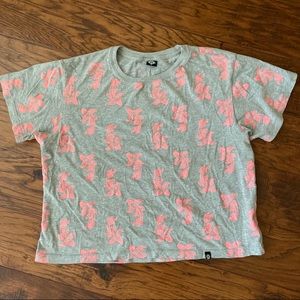 Graphic T-shirt - gray with hot pink koi box cut